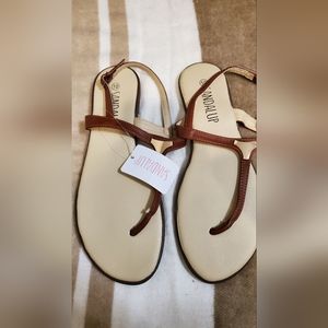 Sandal Up: Flat Thong Sandal w/ Triangle Metal Detail